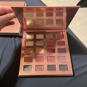 ICONIC London Desk To Dance Eyeshadow Palette
